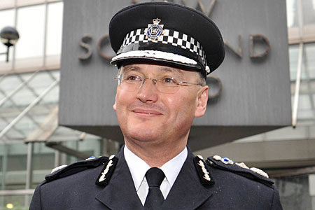 Μπλεγμένος στο σκάνδαλο ο επικεφαλής της αστυνομίας του Λονδίνου