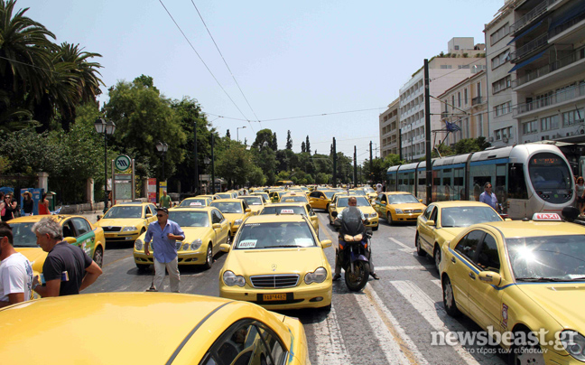 «Στην πραγματικότητα το επάγγελμα κλείνει»