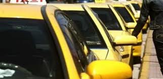 Υπέρ του ανοίγματος της αγοράς των ταξί η Κομισιόν