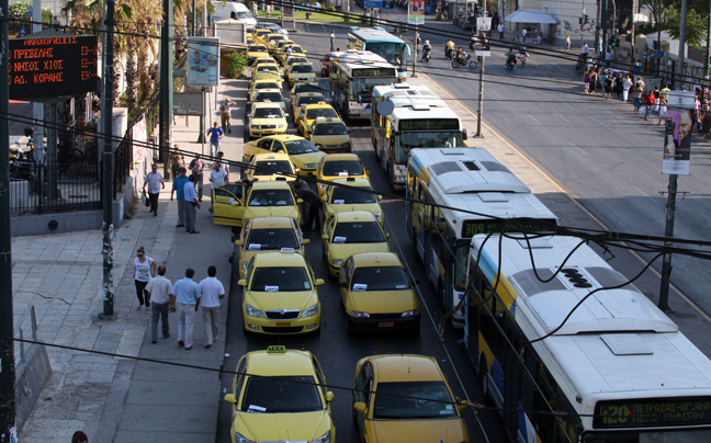 Όμηρος των ταξί η Αττική