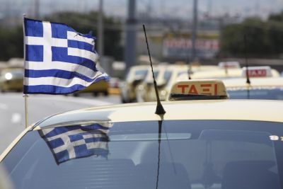 Κατάληψη του Προμαχώνα από τους οδηγούς ταξί