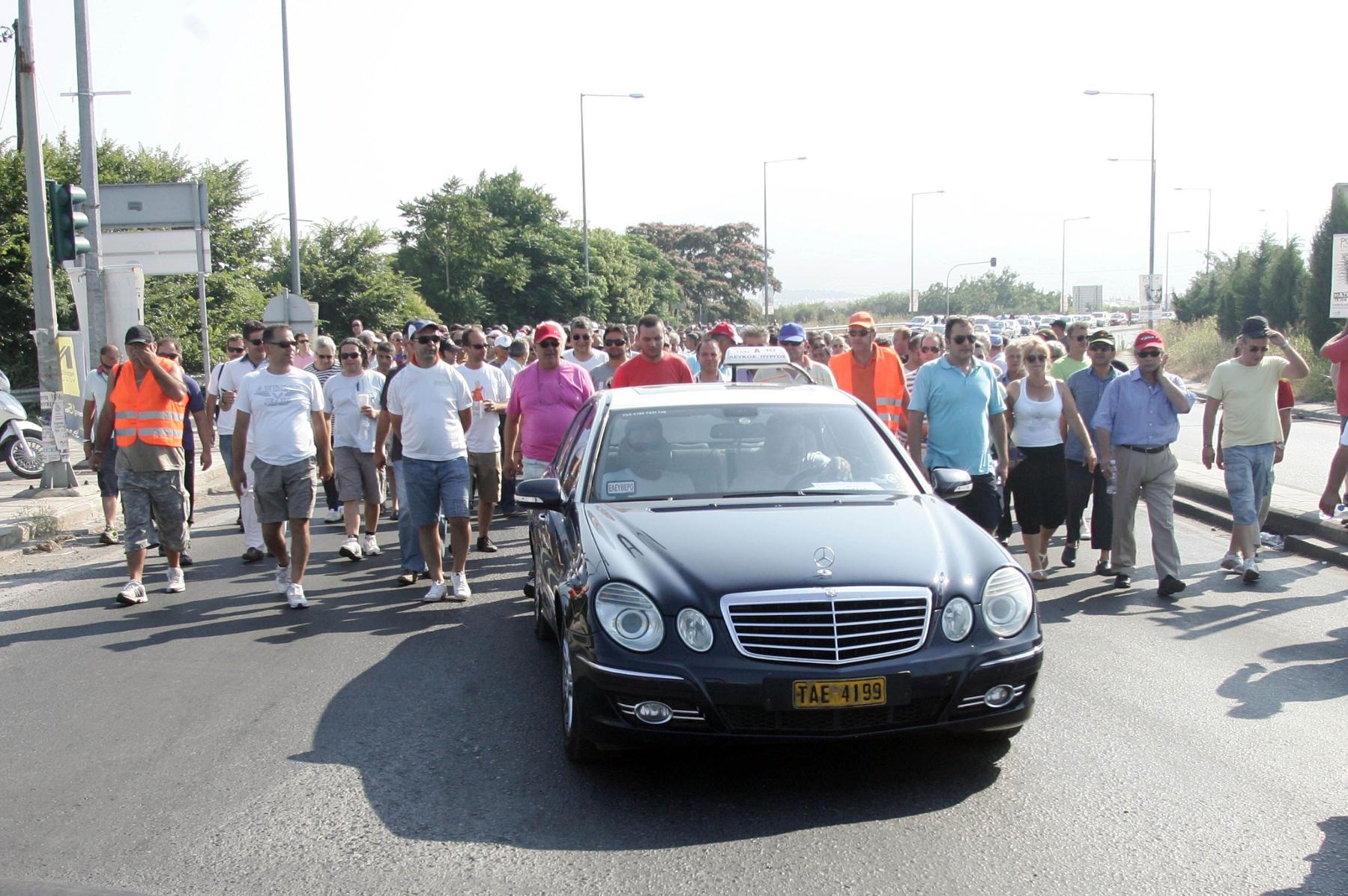 Ολοκληρώθηκε η πορεία των αυτοκινητιστών στη Θεσσαλονίκη