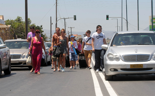Με τα πόδια στο αεροδρόμιο