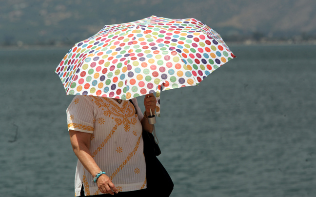 Προληπτικά μέτρα για τον καύσωνα από το υπουργείο Υγείας