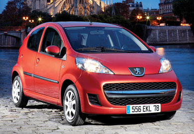 Βόλτα στην πόλη με Peugeot 107