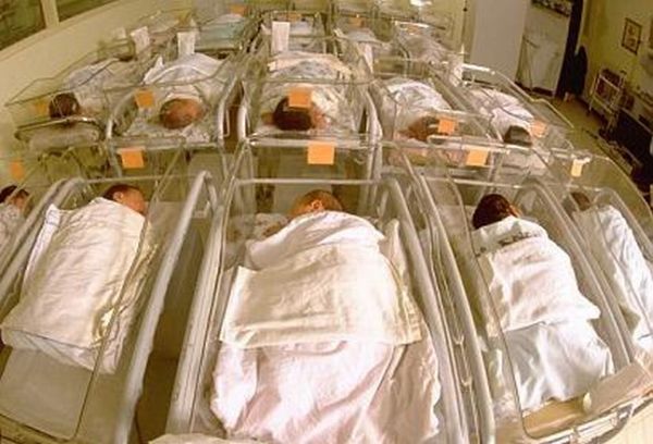Για πρώτη φορά στα χρονικά της Πολωνίας μια γυναίκα γέννησε εξάδυμα