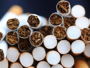 Έκρυψαν σε τροχόσπιτο 11.850 πακέτα τσιγάρων