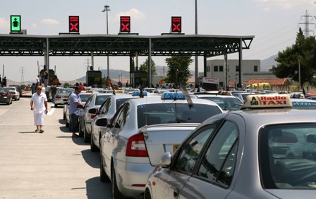 Ανεβαίνουν στην Αθήνα οι ιδιοκτήτες ταξί Πελοποννήσου