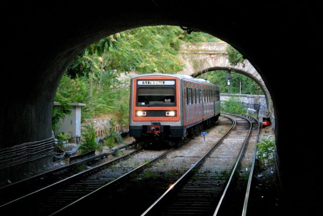 Σπείρα νεαρών λήστευε ανηλίκους στο σταθμό του ΗΣΑΠ στο Μαρούσι