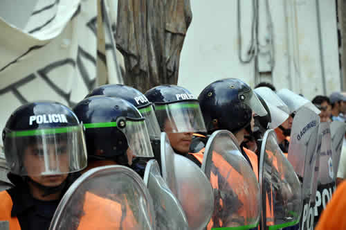 Αιματηρές συγκρούσεις αγροτών-αστυνομικών στην Αργεντινή