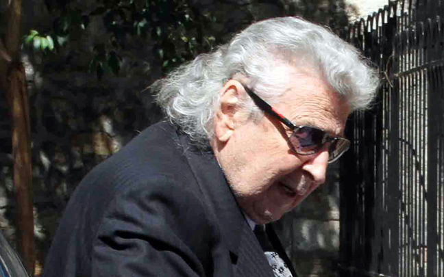 «Πουλιόμαστε, ξεπουλιόμαστε»!