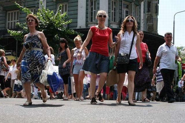 Κλειστά τις Κυριακές έξι στα δέκα εμπορικά καταστήματα της οδού Τσιμισκή