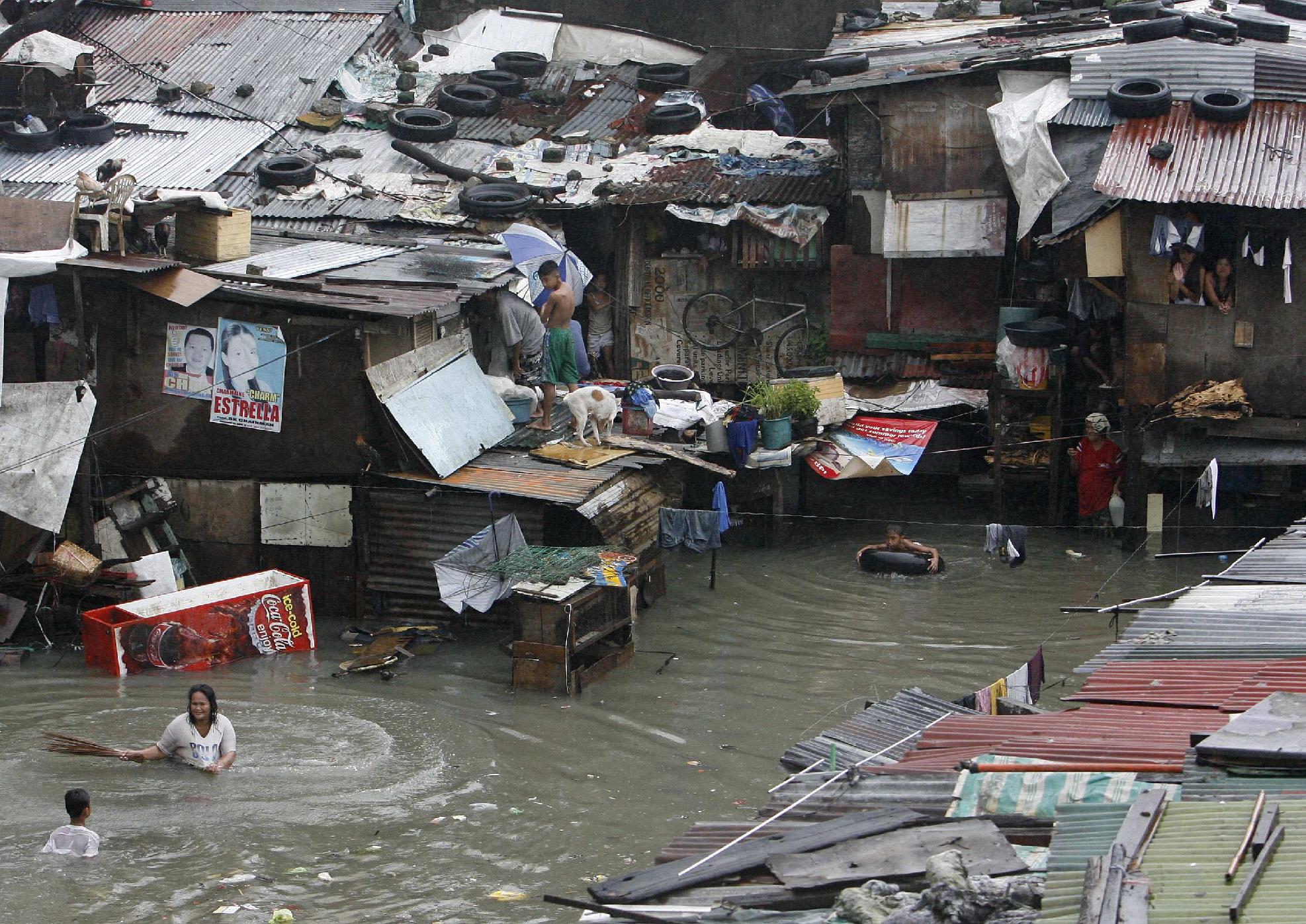 Τυφώνας έπνιξε τρία παιδιά στις Φιλιππίνες