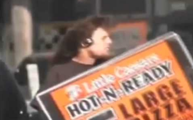 Διαφημιστικό… headbanging