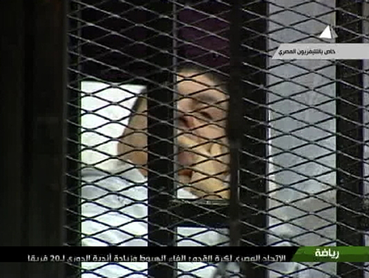 Ενώπιον δικαστηρίου και πάλι ο Χόσνι Μουμπάρακ