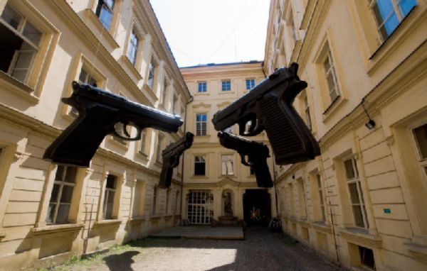 Το Μουσείο Νέων Τεχνών πάει στην Πράγα