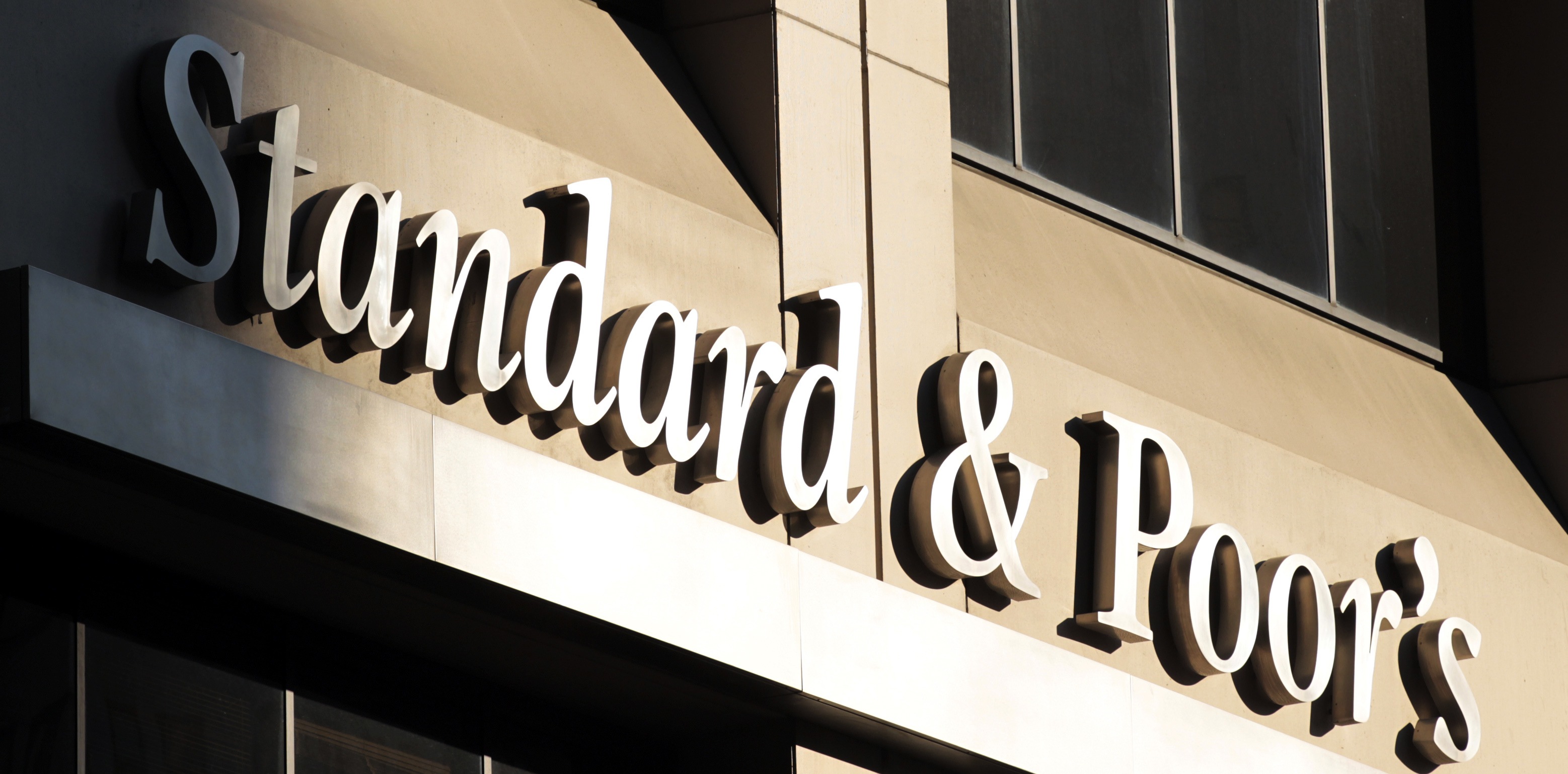 Υποβαθμίζει τον EFSF η Standard &#038; Poor’s