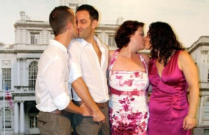 Διπλός γκέι γάμος Ελλήνων στη Νέα Υόρκη
