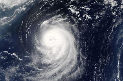 Ο τυφώνας Irene «τρέχει» με 120 χιλιόμετρα την ώρα