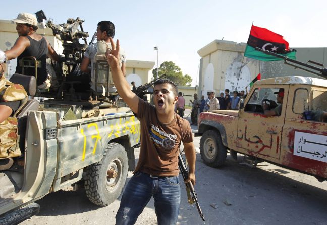Ζητούν από το ΝΑΤΟ να παραμείνει στη Λιβύη