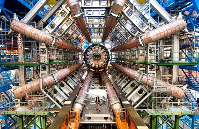 Την Ελλάδα επισκέπτεται ο διευθυντής του CERN