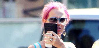 To ροζ μαλλί της Katy Perry