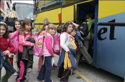 Ξεκινούν ξανά τα μαθητικά δρομολόγια στη Σάμο