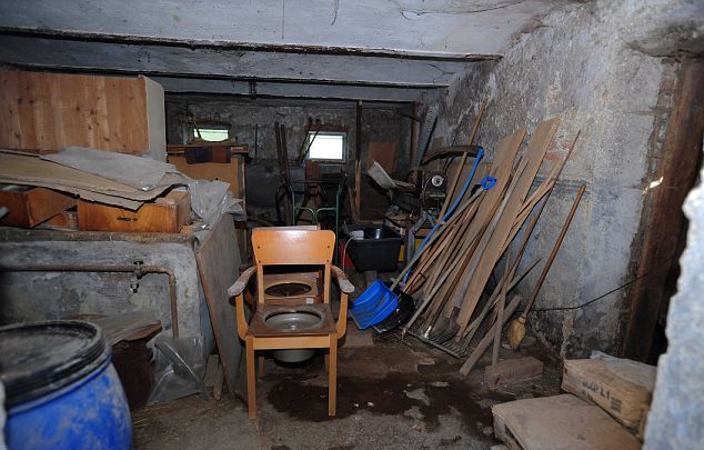 Τις βίαζε επί 41 χρόνια στο υπόγειο