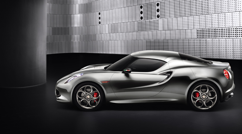 Εντυπωσιάζει η νέα έκδοση της Alfa Romeo 4C