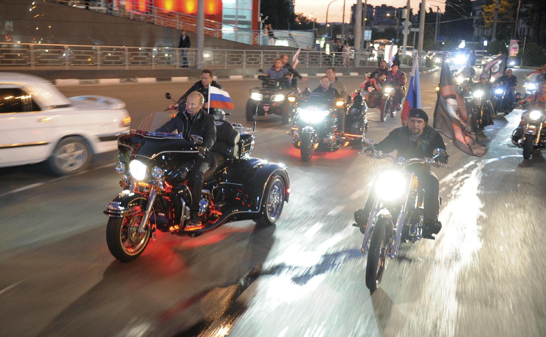 Προεκλογική καμπάνια πάνω σε μία… Harley Davidson