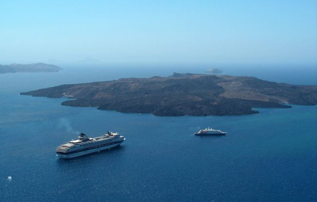 «Ξύπνησε» το ηφαίστειο της Σαντορίνης;