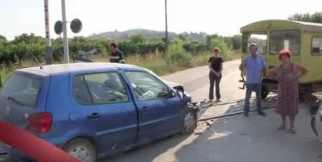 Τρένο συγκρούστηκε με αυτοκίνητο στην Ηλεία!