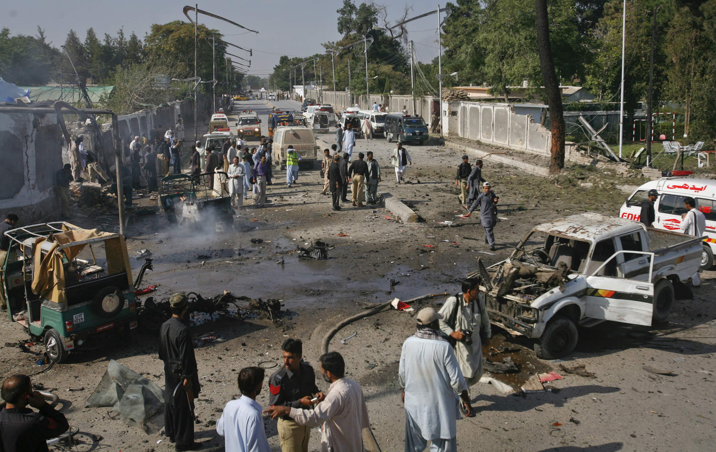 Ρουκέτες έπληξαν στρατιωτική σχολή στο Πακιστάν
