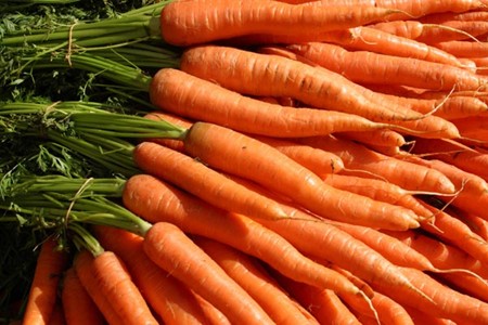 Τα καρότα βοηθούν δέρμα και μαλλιά