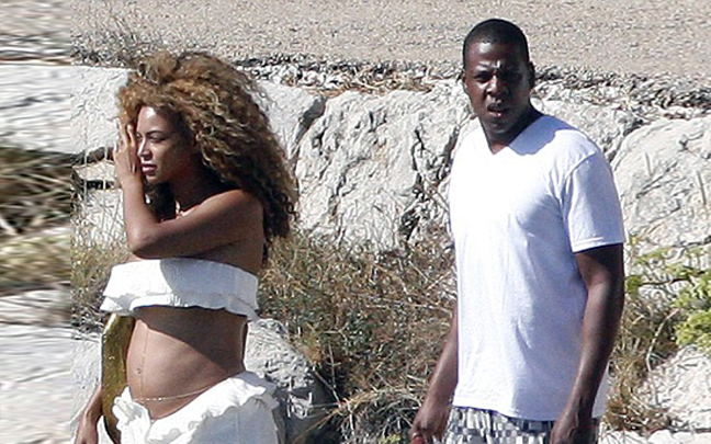 Πέντε μηνών έγκυος η Beyonce