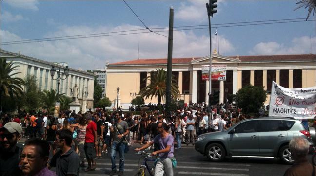 Συγκέντρωση στις 6:30 στα Προπύλαια