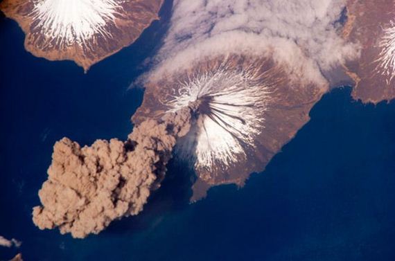 Μια ηφαιστειακή έκρηξη είναι εντυπωσιακή όπως κι αν τη δεις