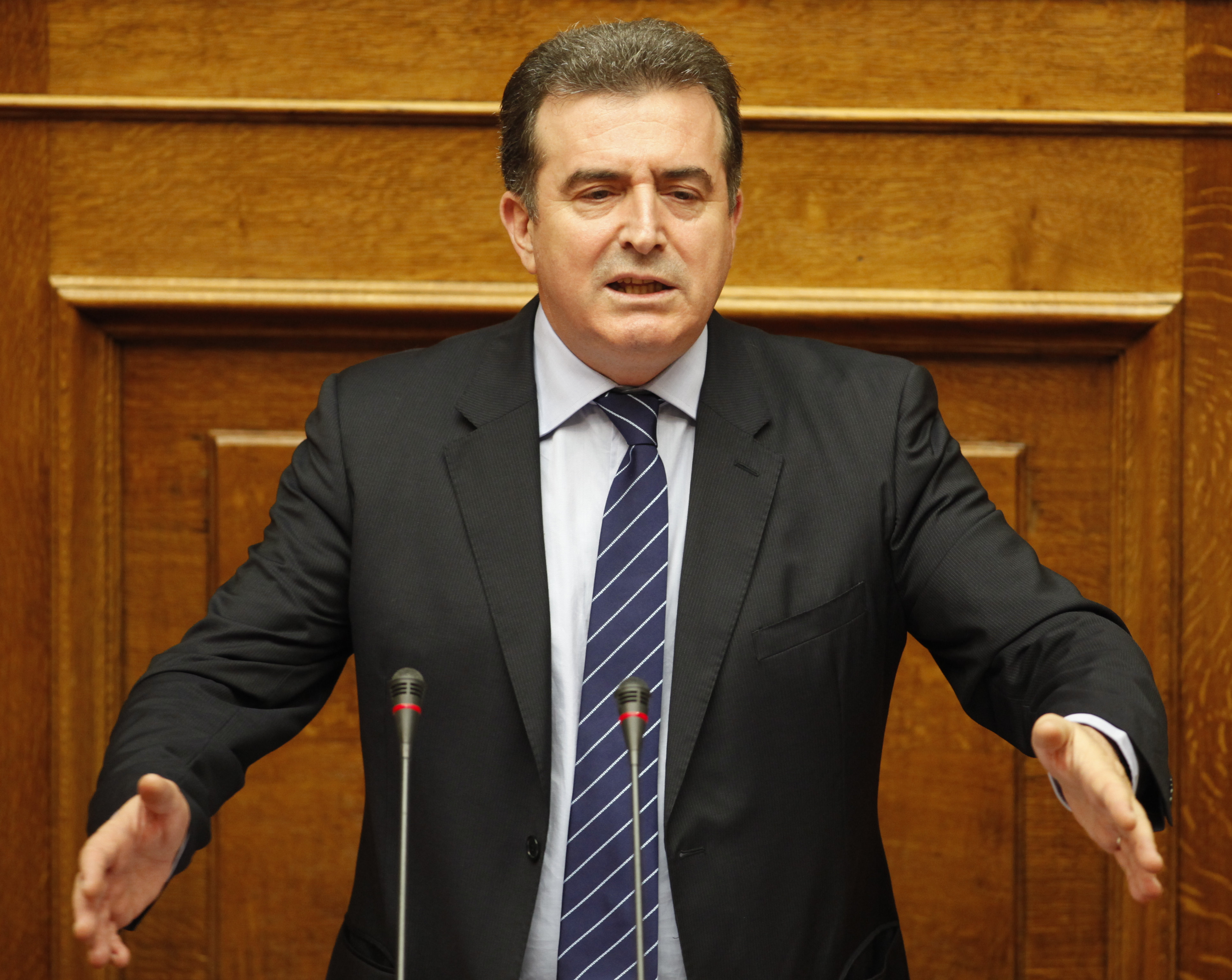 Χρυσοχοΐδης: Θα βγούμε στις αγορές πριν από τις ευρωεκλογές