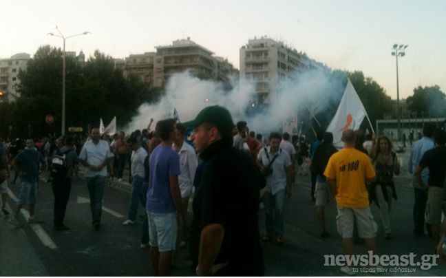 Σκηνικό πολέμου έξω από το Βελλίδειο