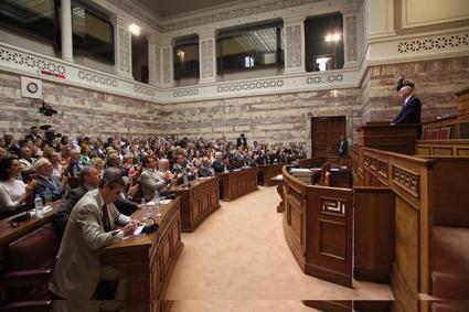 Ταράζει τα νερά στο ΠΑΣΟΚ η παρέμβαση τριών υπουργών