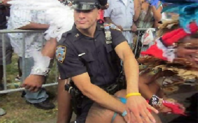 Dirty dancing με αστυνομικό της Νέας Υόρκης