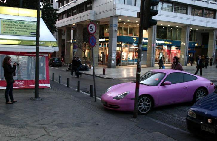 Ενδιαφέρεται κανείς για μία&#8230; Porsche;