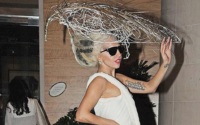 Μήπως το ‘χει παρακάνει η Lady Gaga;