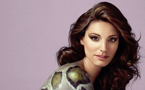 Γδύθηκε και… η Kelly Brook για τα δικαιώματα των ζώων