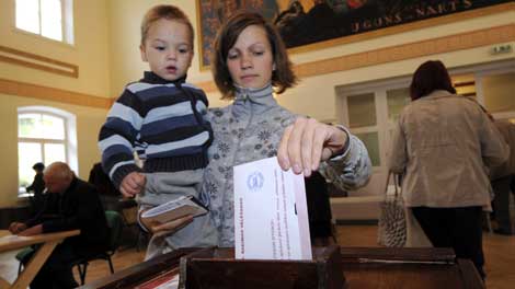 Το φιλορωσικό Κέντρο Αρμονίας προηγείται στις εκλογές της Λετονίας