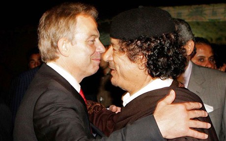 Ο Μπλερ συμβούλευε τον Καντάφι να βρει καταφύγιο καθώς το καθεστώς του κατέρρεε