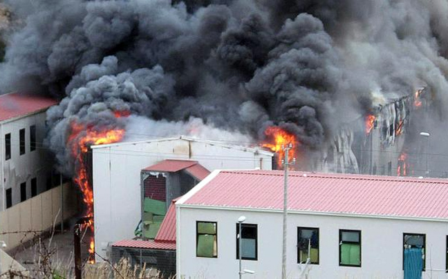 Πυρκαγιά στο κέντρο υποδοχής μεταναστών της Λαμπεντούζα