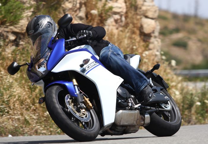 Το ικανό Honda CBR600F C-ABS