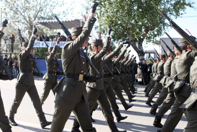 «Χωρίζουν» 2.000 οικογένειες στρατιωτικών