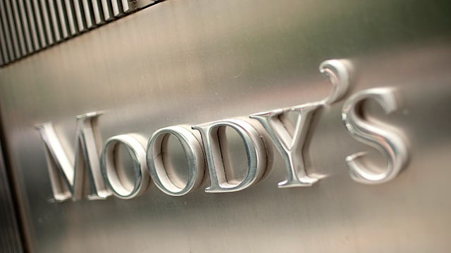 Αναβαθμίσεις για πέντε ελληνικές τράπεζες από τον Moody’s
